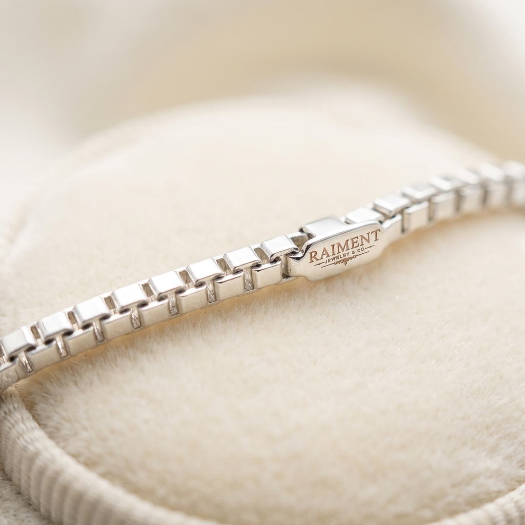 Sterling silver box chain macro close-up, Raiment Jewelry & Co.