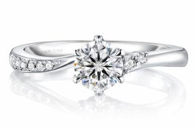 Moissanite 6-Claw Bypass Ring
