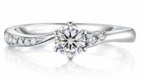 Moissanite 6-Claw Bypass Ring
